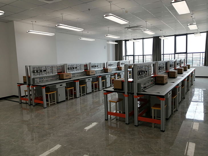 通用電工、電子、電拖實(shí)驗(yàn)室設(shè)備